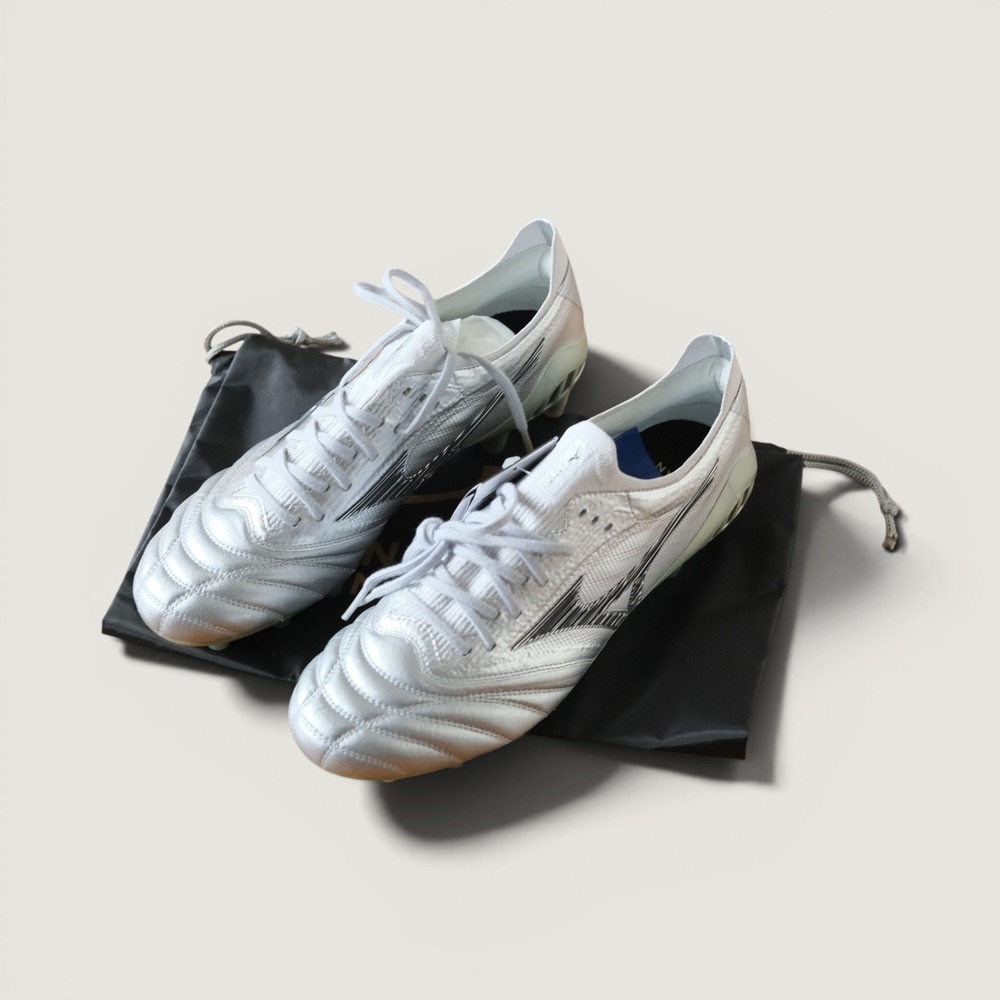 Mizuno Morelia Neo III Beta Japan Mens Silver Soccer Cleats Athletic 9 NIB
